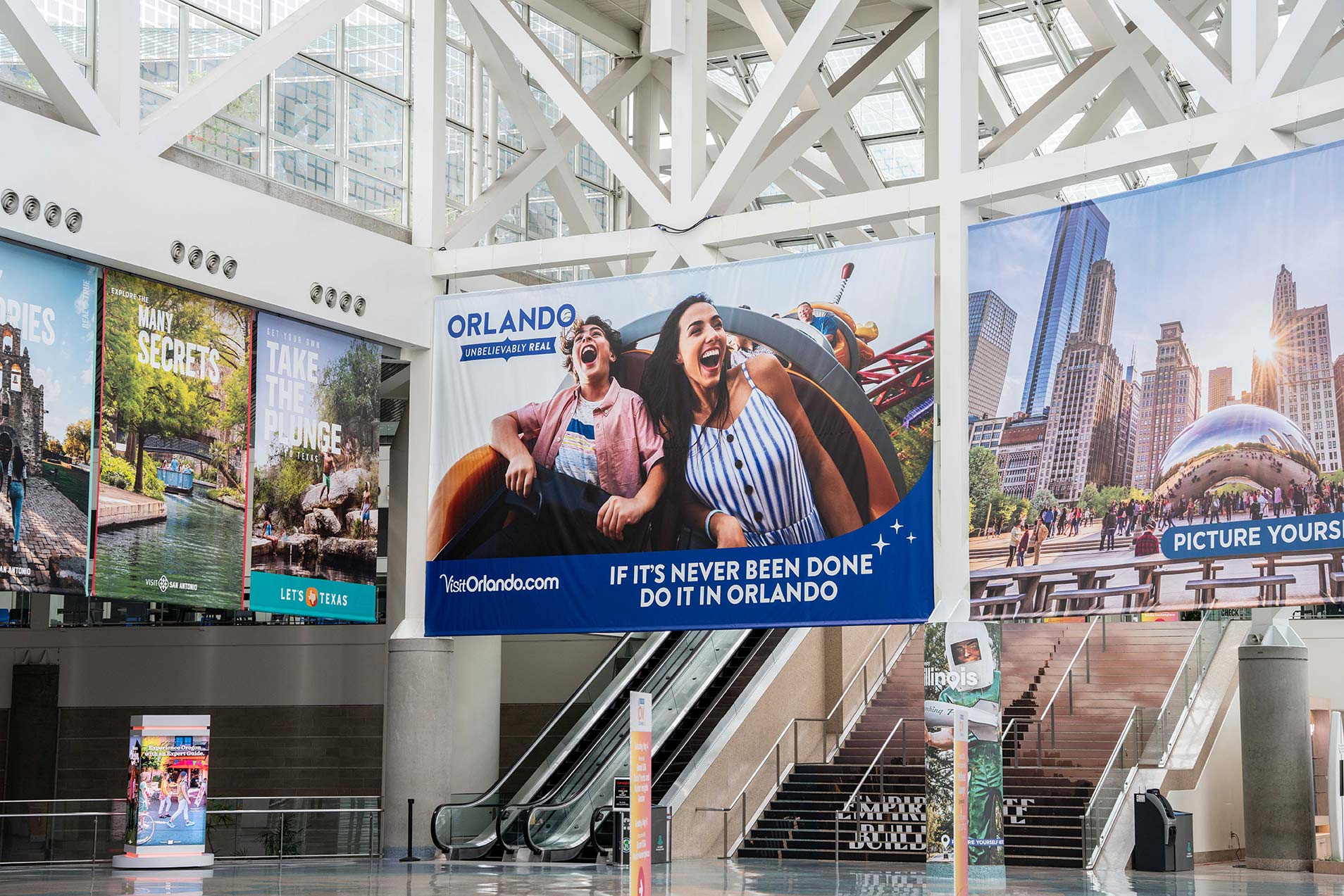 IPW entrance escalators