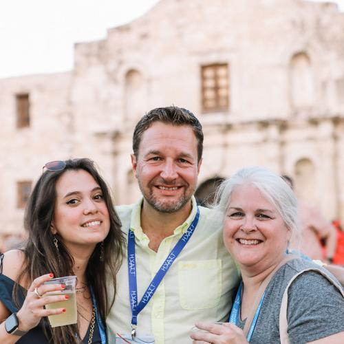 IPWD23 DH Let's Texas Photo of Friends