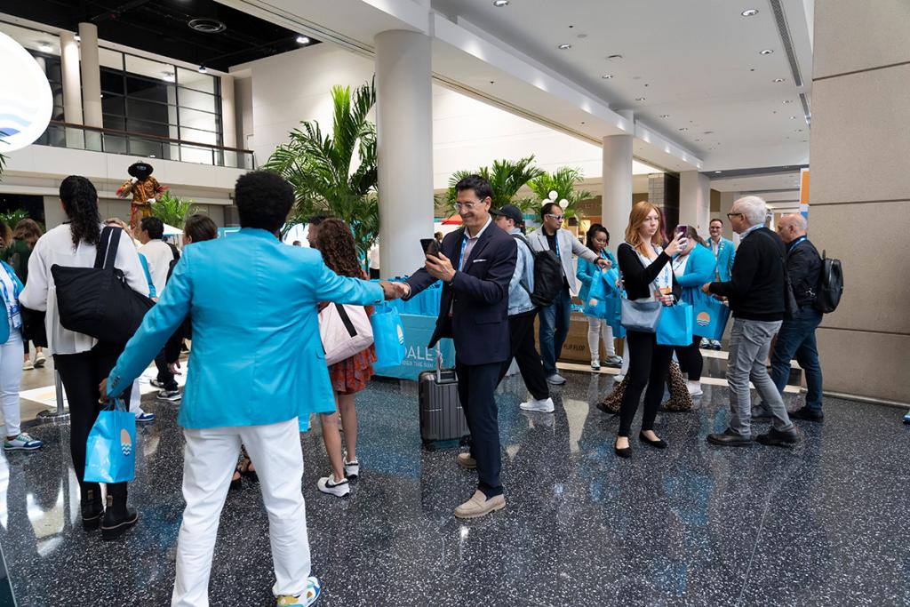 Attendees dancing at IPW